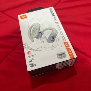 JBL Endurance Peak 3 Wireless Earbuds - Silver
